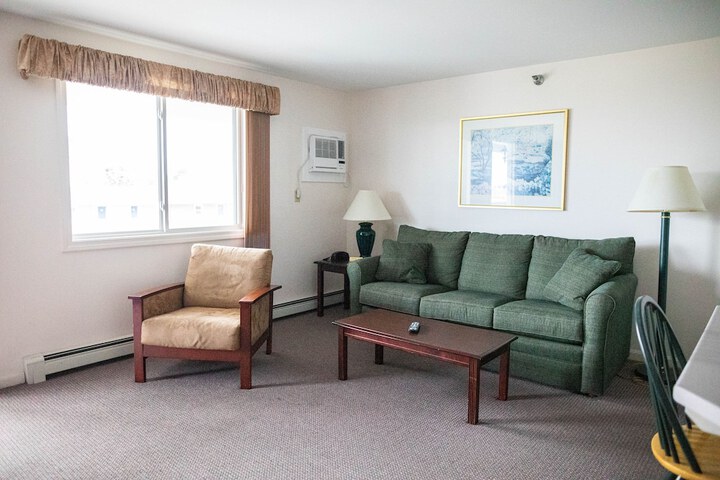 Room 4 of 19