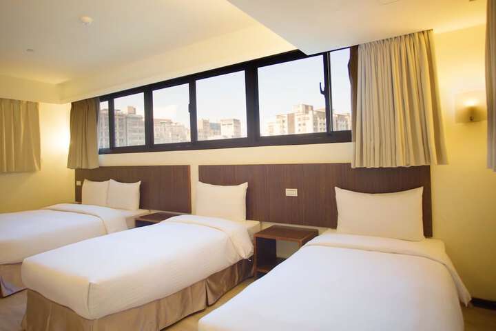 Room 9 of 36