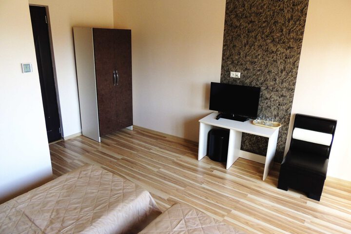 Room 15 of 44