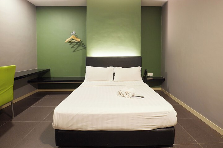 Room 37 of 87