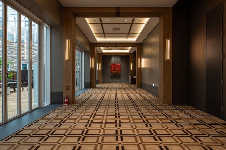 Ballroom/Hall 44 of 50