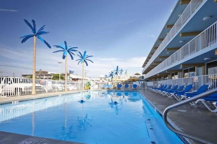 Hotel with Pool