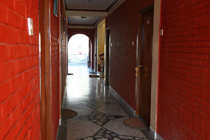 Ballroom/Hall 17 of 27