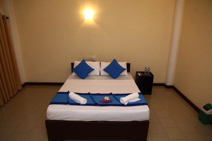 Room 4 of 23