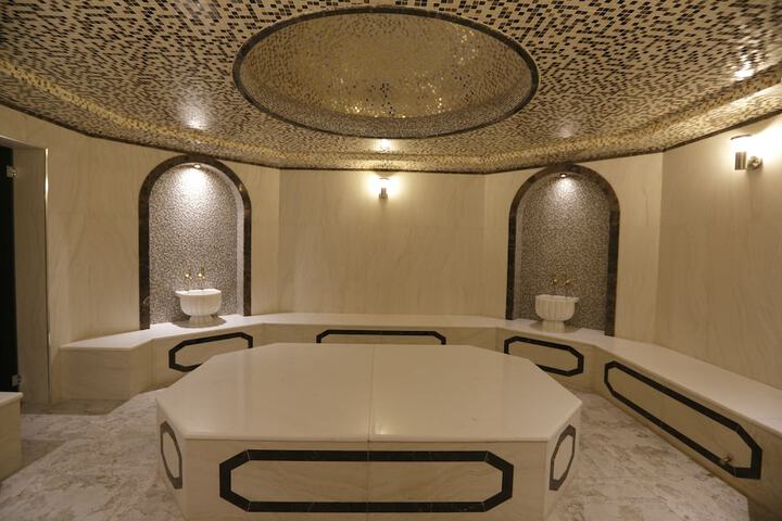 Room 12 of 25