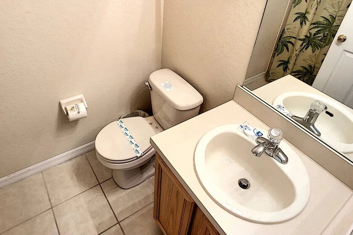 Room 9 of 19