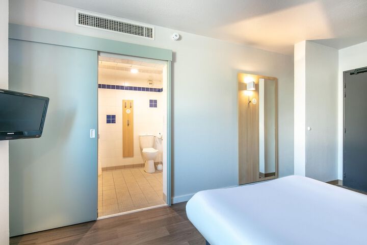 Room 20 of 40