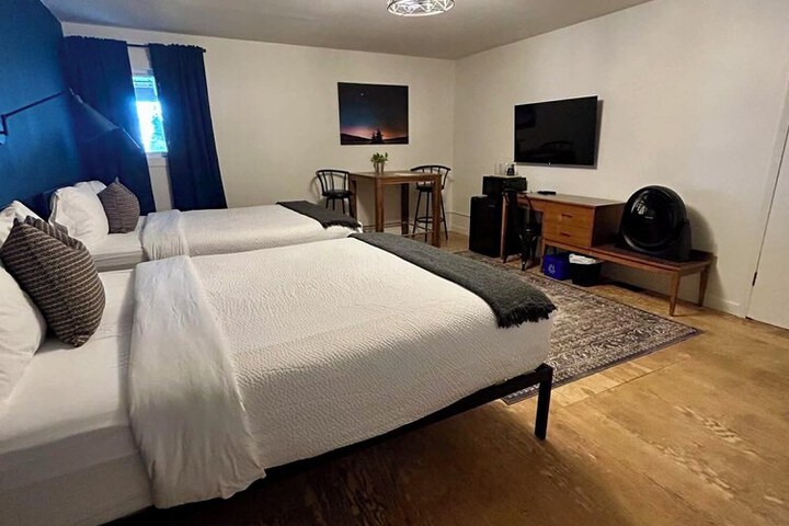 Room 8 of 24