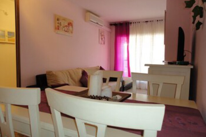 Room 11 of 34