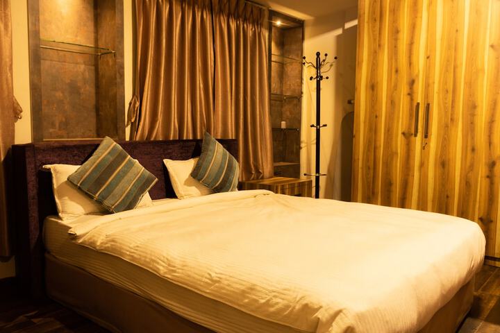 Room 5 of 39