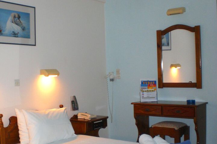 Room 6 of 38