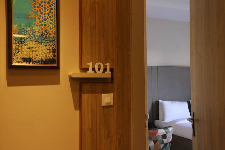Room 15 of 29