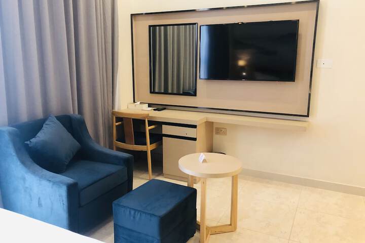Room 17 of 39