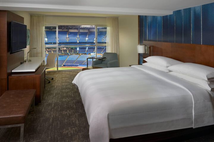 Room 18 of 77