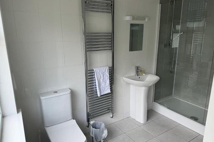 Room 14 of 32