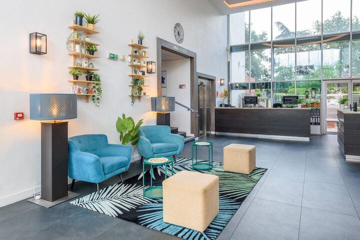 Guest Lobby