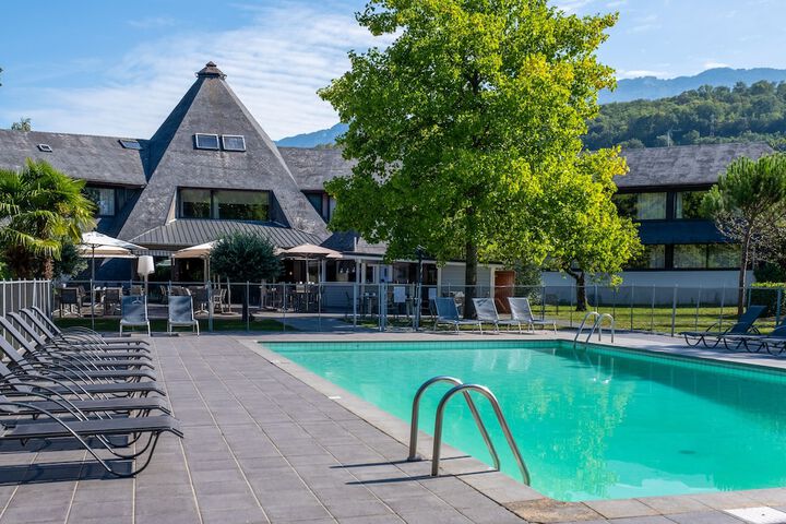 Pool Hotel