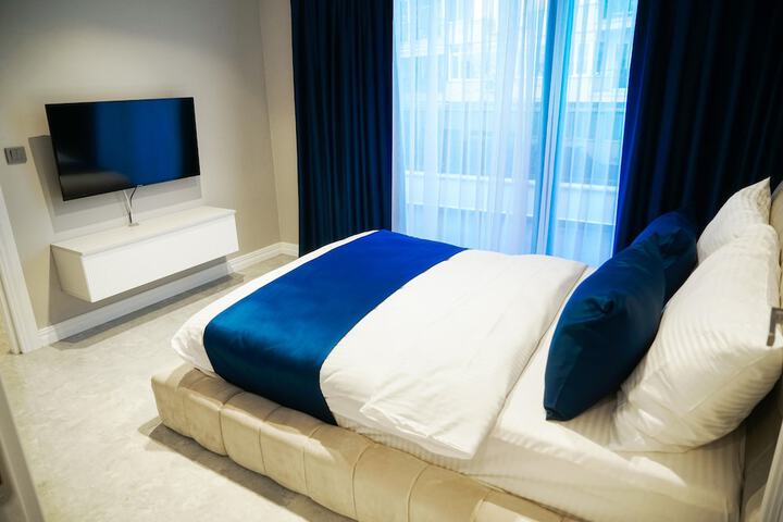Room 12 of 94