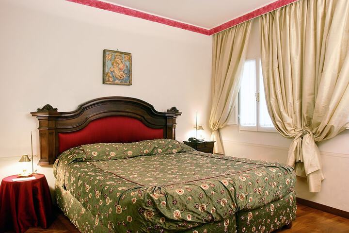 Room 8 of 61