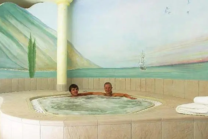 Spa 6 of 10