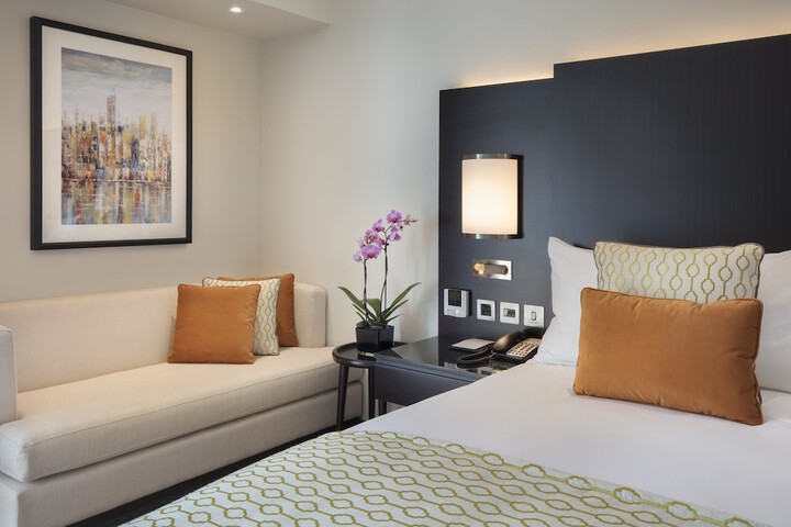Room 54 of 194