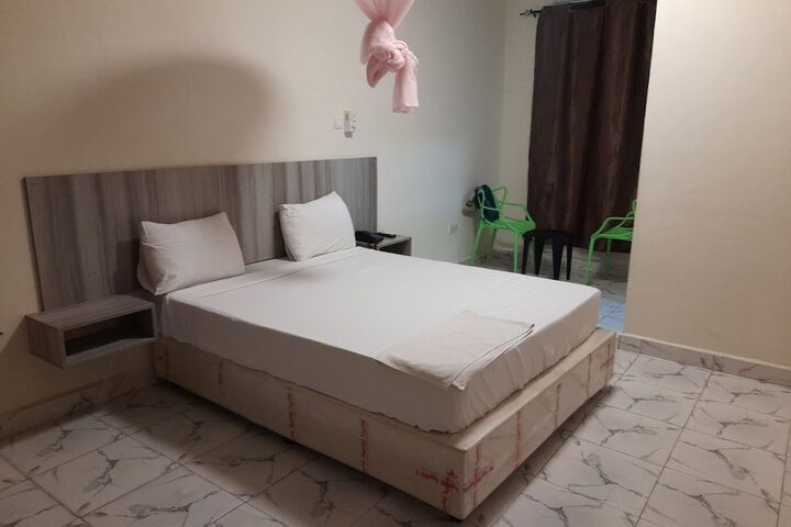 Room 11 of 49