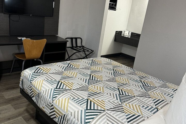 Room 26 of 54