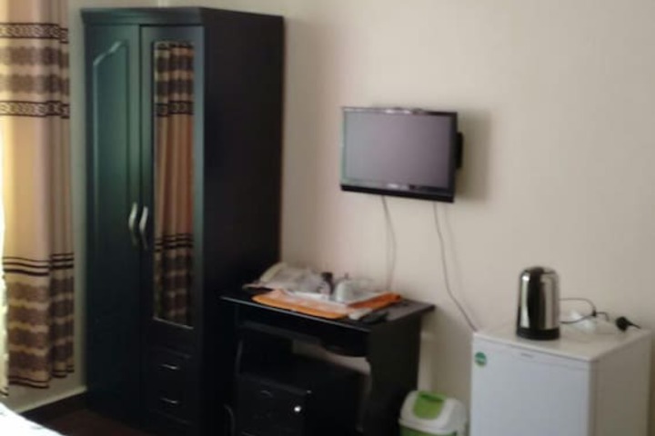 Room 10 of 35