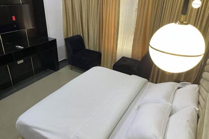 Room 2 of 57