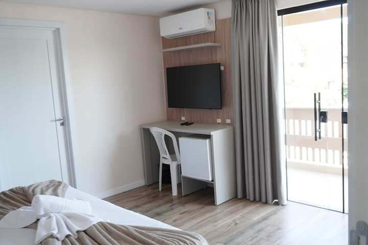 Room 9 of 39