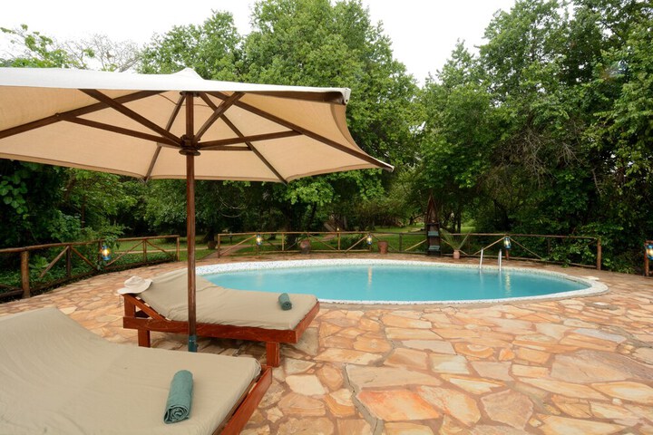 Pool 10 of 27