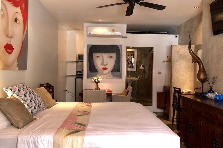 Room 13 of 106