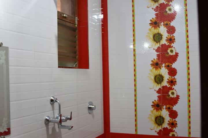 Room 44 of 65