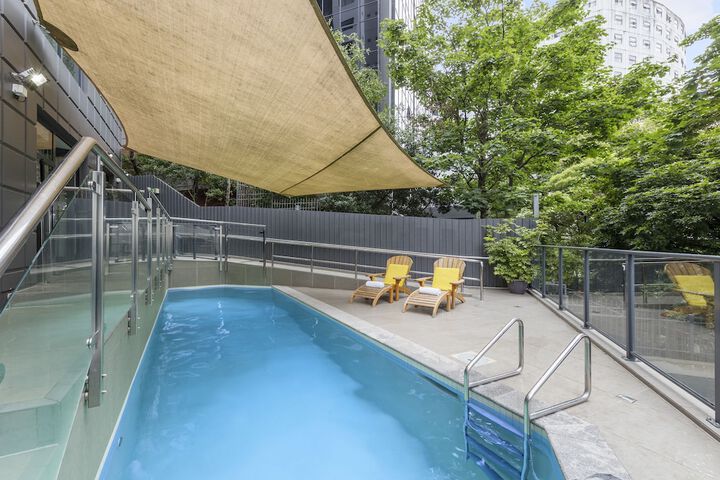 Hotel Pool