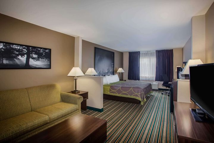 1 King Bed (2 of 12)