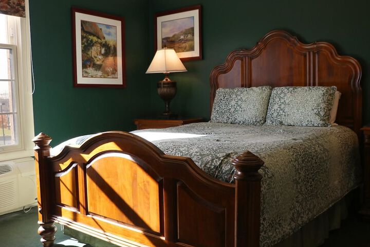 Room 16 of 39