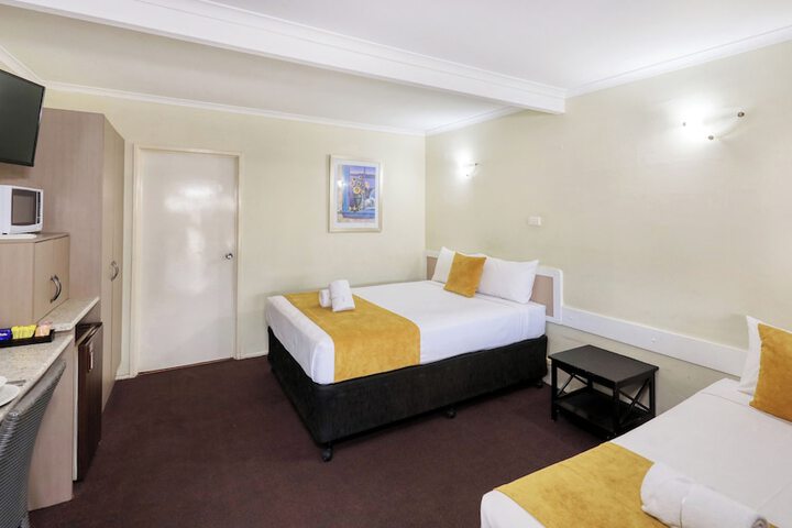 Room 8 of 22
