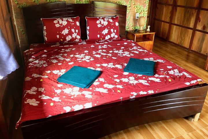 Room 3 of 139