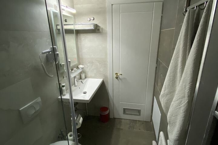 Room 65 of 109