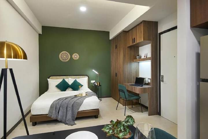Room 4 of 43
