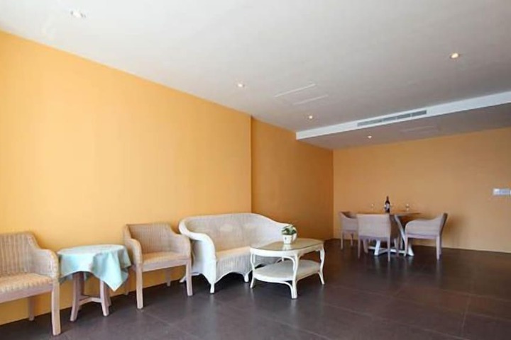 Room 40 of 100