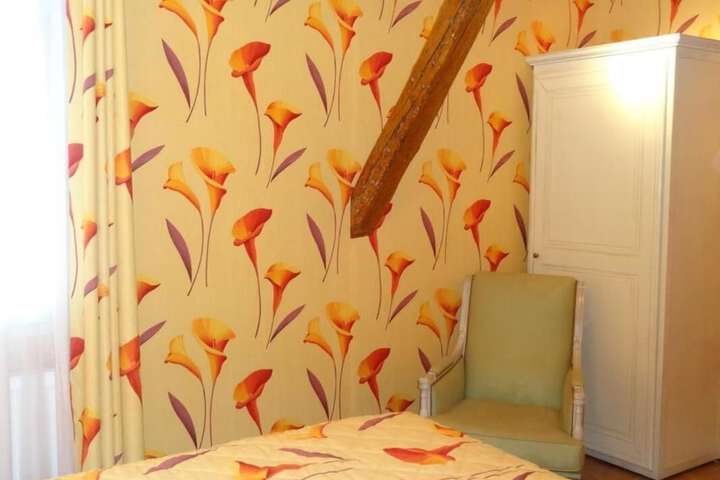 Room 5 of 10