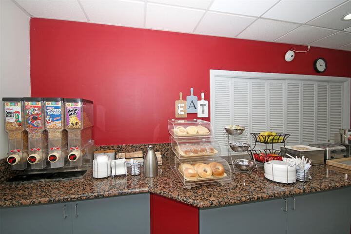 Breakfast/Coffee Service 14 of 17
