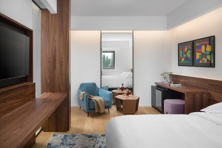 Room 2 of 29
