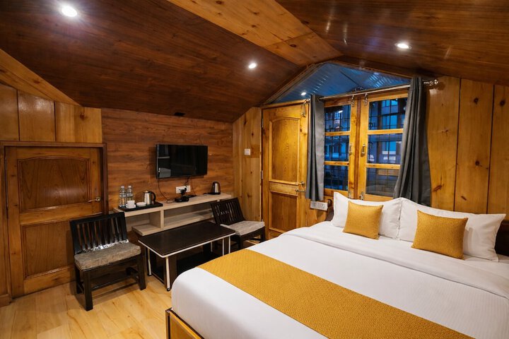 Room 4 of 27