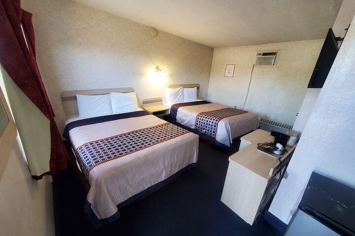 2 Double Beds (14 of 20)