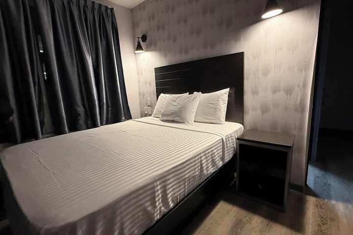 Room 11 of 22