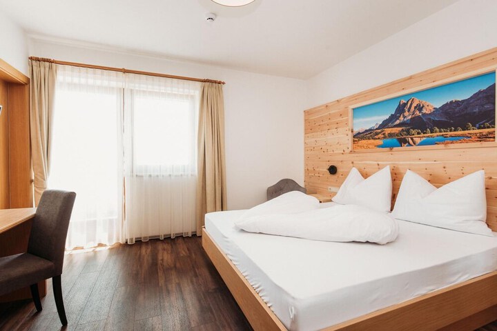 Room 10 of 63