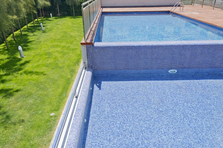 Pool Hotel