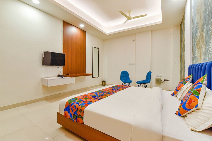 Room 14 of 33